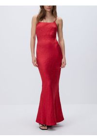 Reserved - Sukienka maxi z efektem gniecenia - czerwony. Kolor: czerwony. Materiał: tkanina. Typ sukienki: proste. Długość: maxi #1