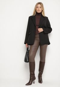 Born2be - Czarna Jednorzędowa Marynarka z Usztywnioną Linią Ramion Tiolinda. Okazja: na spotkanie biznesowe, do pracy, na co dzień. Kolekcja: plus size. Kolor: czarny. Materiał: jeans. Styl: biznesowy, casual, elegancki #5