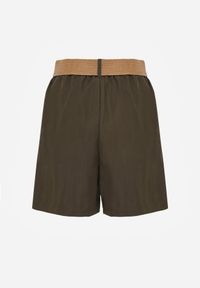 Born2be - Zielone Szorty Casual z Wiskozą Wysokim Stanem i Plecionym Paskiem Evena. Okazja: na co dzień. Stan: podwyższony. Kolor: zielony. Materiał: wiskoza. Styl: casual #3