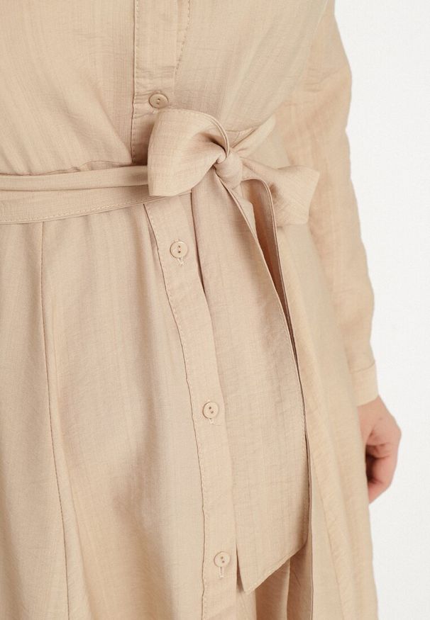 Born2be - Beżowa Wiskozowa Sukienka Koszulowa z Materiałowym Paskiem Edirilea. Okazja: na co dzień. Kolor: beżowy. Materiał: wiskoza, materiał. Typ sukienki: koszulowe. Styl: elegancki, klasyczny, casual