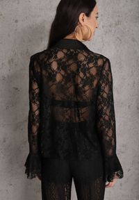 Renee - Czarna Wiskozowa Koronkowa Koszula z Bawełną i Falbanami Oraeno. Kolor: czarny. Materiał: wiskoza, bawełna, koronka #8