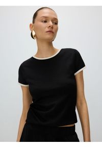 Reserved - T-shirt z kontrastową lamówką - czarny. Kolor: czarny. Materiał: bawełna, dzianina