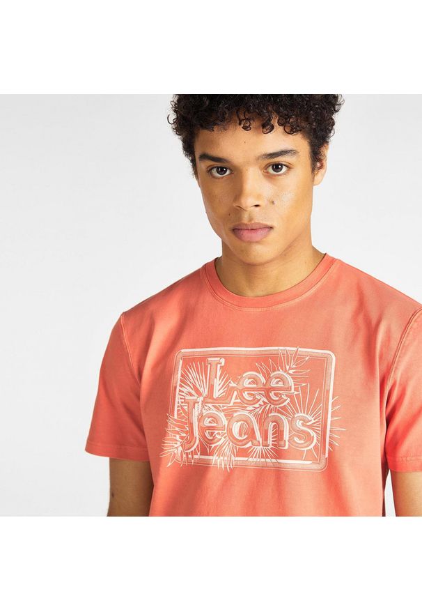 Lee - T-SHIRT MĘSKI LEE FLORAL GRAPHIC TEE PAPRIKA L60KETNI 112113397