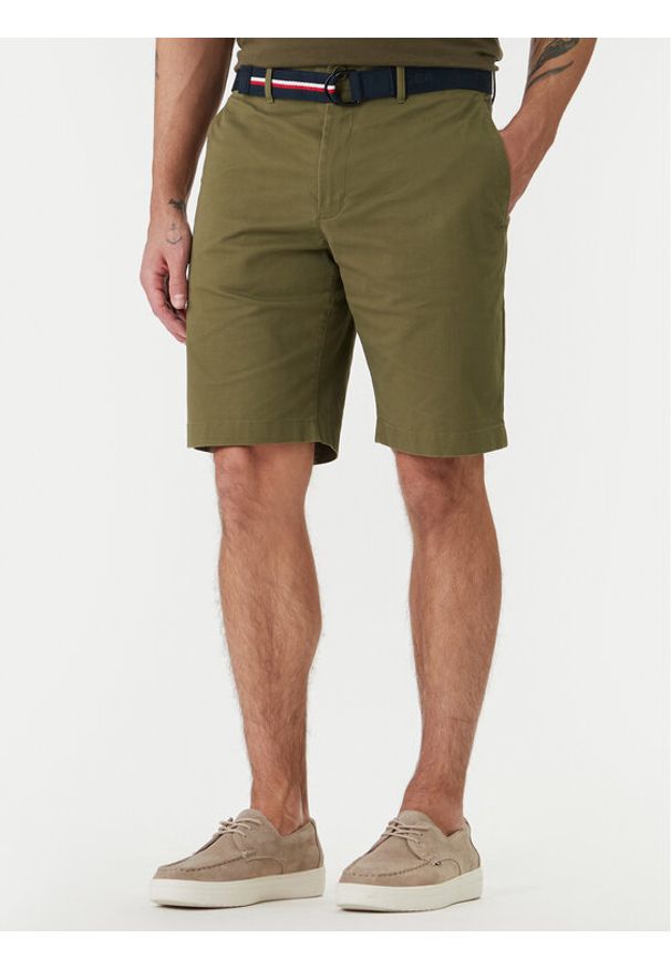 TOMMY HILFIGER - Tommy Hilfiger Szorty materiałowe Denton MW0MW42349 Khaki Slim Fit. Kolor: brązowy. Materiał: bawełna