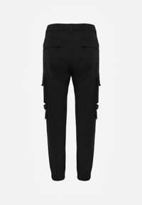 Renee - Czarne Spodnie Joggery z Kieszeniami Cargo z Elastycznej Bawełny Irisane. Okazja: na co dzień. Kolor: czarny. Materiał: bawełna. Styl: elegancki, casual #4
