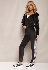 Renee - Czarny 2-Częściowy Komplet Dresowy z Weluru z Ozdobnymi Lampasami Bluza i Spodnie Anelpe. Kolor: czarny. Materiał: welur, dresówka