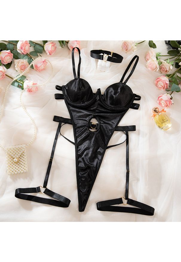 Intica - Body z pasem i wycięciami na wieczorne wyjścia Avellina. Kolor: czarny. Materiał: materiał