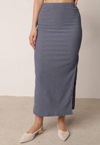 Born2be - Niebieska Prosta Spódnica z Rozcięciem z Boku ze Strukturalnej Tkaniny Orinelin. Okazja: do pracy, na co dzień. Kolor: niebieski. Materiał: tkanina. Długość: długie. Styl: elegancki, casual #2