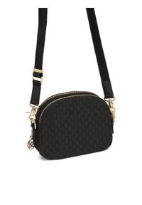 Kazar - Kompaktowa tekstylna listonoszka na szerokim pasku. Kolor: czarny. Wzór: gładki. Materiał: skórzane. Styl: casual #4