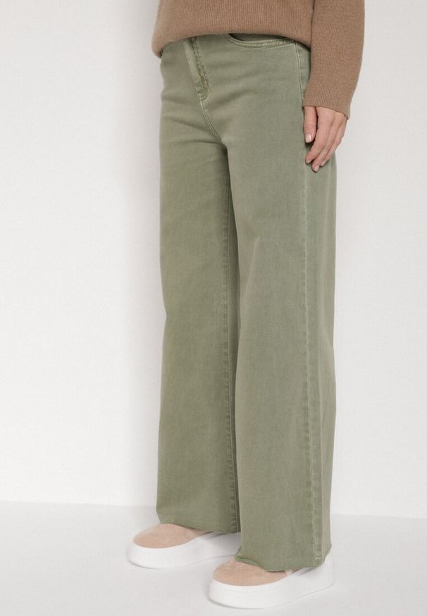 Born2be - Ciemnobeżowe Bawełniane Szerokie Jeansy z Wysokim Stanem Mhyrlia. Okazja: na co dzień. Stan: podwyższony. Kolor: beżowy. Styl: casual, elegancki