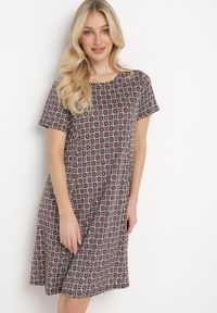 Born2be - Czarno-Bordowa Wiskozowa Sukienka w Mozaikowy Wzór o Rozkloszowanym Kroju Faellina. Kolor: czarny. Materiał: wiskoza. Sezon: lato #7