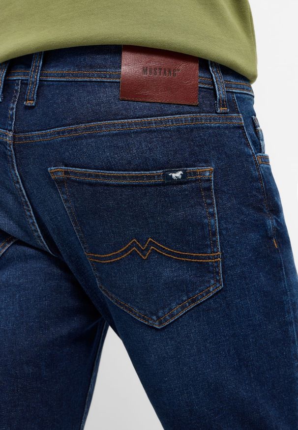 Mustang - Męskie Spodnie Jeansowe MUSTANG Oregon Slim Denim Blue 1015865 5000 801. Okazja: na co dzień. Stan: obniżony. Styl: wizytowy, klasyczny, casual
