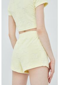 Juicy Couture szorty damskie kolor żółty gładkie high waist. Okazja: na co dzień. Stan: podwyższony. Kolor: żółty. Materiał: włókno, dzianina, materiał. Wzór: gładki. Styl: casual #2