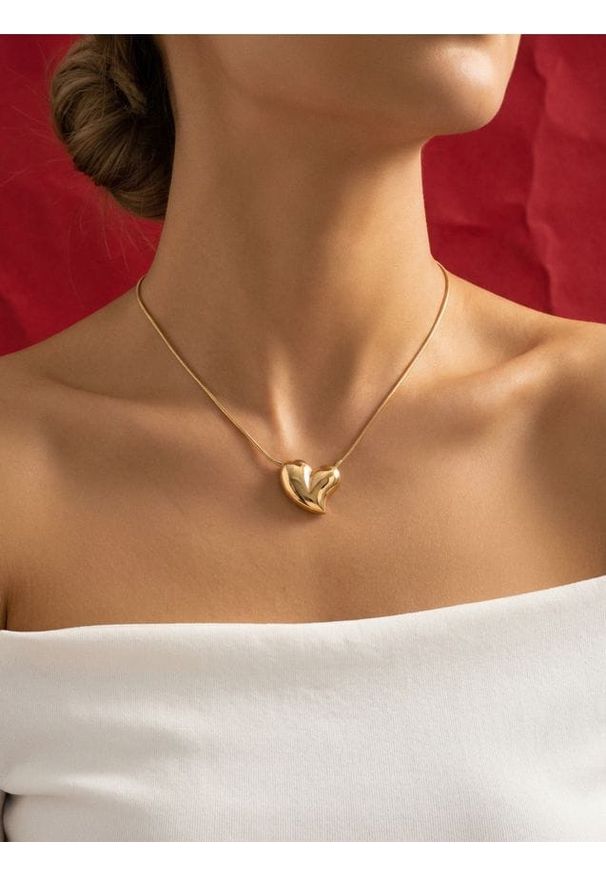 Sinsay - Naszyjnik z zawieszką w kształcie serca - złoty. Materiał: złote. Kolor: złoty