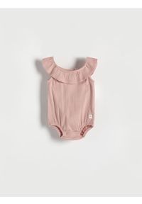 Reserved - Body z falbaną - różowy. Kolor: różowy. Materiał: bawełna, dzianina #1