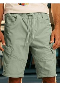 Sinsay - Szorty jeansowe jogger - zielony. Kolor: zielony. Materiał: jeans