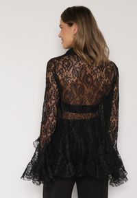 Born2be - Czarna Koronkowa Koszula Ozdobiona Falbankami Ezirena. Typ kołnierza: kołnierz z falbankami. Kolor: czarny. Materiał: koronka. Wzór: aplikacja. Styl: elegancki #6