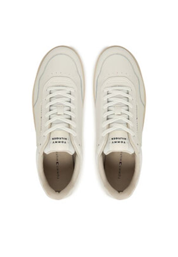 TOMMY HILFIGER - Tommy Hilfiger Sneakersy Th Basket Core FM0FM05629 Écru. Materiał: skóra