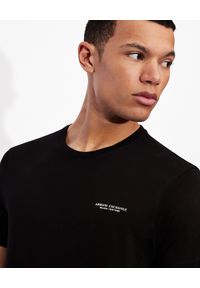Armani Exchange - ARMANI EXCHANGE - Czarny T-shirt z logo. Okazja: na co dzień. Kolor: czarny. Materiał: jeans. Wzór: nadruk. Styl: klasyczny, casual #2