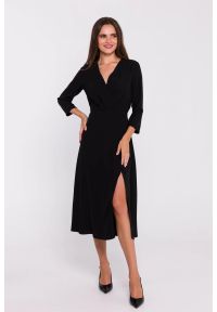 Stylove - Elegancka sukienka rozkloszowana kopertowy dekolt czarna. Typ kołnierza: dekolt kopertowy. Kolor: czarny. Materiał: tkanina, elastan. Wzór: aplikacja. Typ sukienki: kopertowe. Styl: elegancki #1