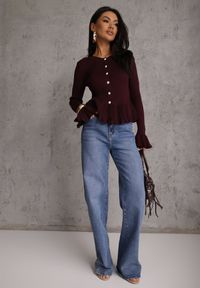 Renee - Bordowy Wiskozowy Kardigan w Prążki z Falbankami i Guzikami z Cyrkoniami Danareia. Okazja: na co dzień, na imprezę. Typ kołnierza: kołnierz z falbankami. Kolor: czerwony. Materiał: wiskoza. Wzór: prążki. Styl: casual #8