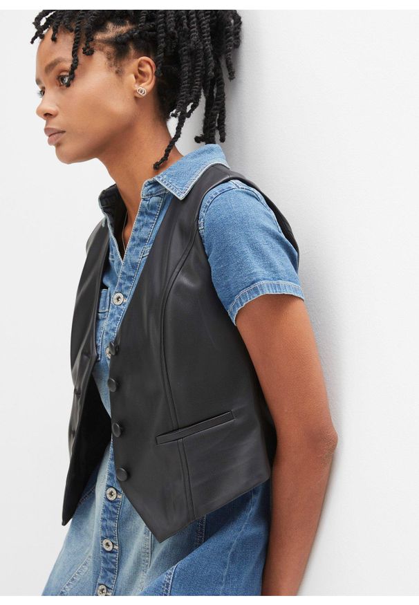 bonprix - Sukienka dżinsowa z guzikami i otwartym brzegiem. Kolor: niebieski