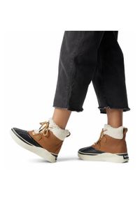 sorel - Buty do chodzenia damskie Sorel Out N About Iv Chillz Wp. Kolor: brązowy. Materiał: skóra, syntetyk, materiał. Szerokość cholewki: normalna. Sport: turystyka piesza