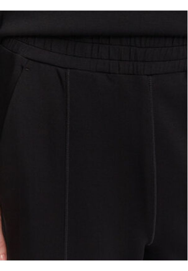 Liu Jo Sport Spodnie dresowe TF6213 J3958 Czarny Regular Fit. Kolor: czarny. Materiał: syntetyk