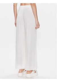Calvin Klein Jeans Spodnie materiałowe J20J221075 Biały Relaxed Fit. Kolor: biały. Materiał: wiskoza #5