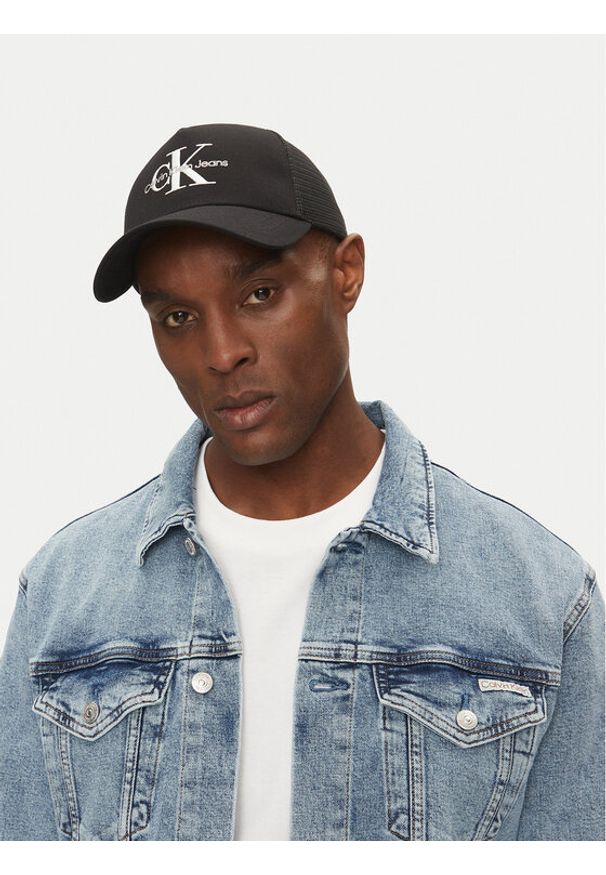Calvin Klein Jeans Czapka z daszkiem Monologo LV04G5065G Czarny. Kolor: czarny. Materiał: materiał, bawełna