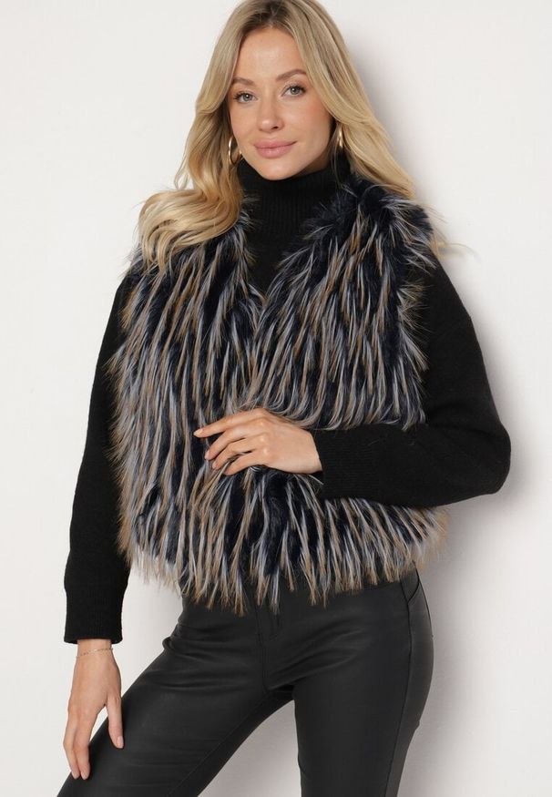 Born2be - Granatowa Kamizelka Futrzana Bez Zapięć Loreti. Okazja: na co dzień. Kolor: niebieski. Materiał: futro. Styl: elegancki, casual