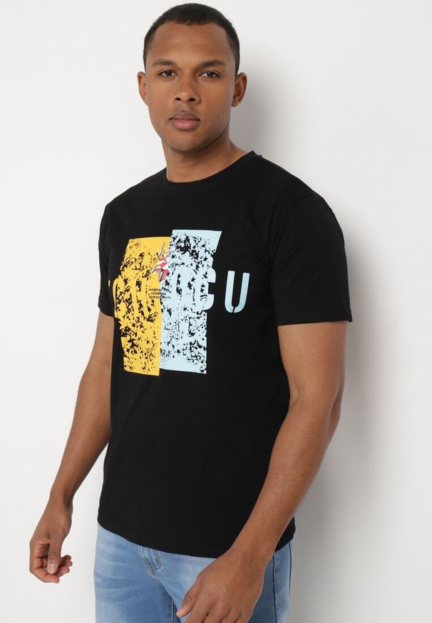 Born2be - Czarna Bawełniana Koszulka T-Shirt z Krótkim Rękawem i Ozdobnym Nadrukiem Branessa. Okazja: na co dzień. Kolor: czarny. Materiał: bawełna. Długość rękawa: krótki rękaw. Długość: krótkie. Wzór: nadruk. Styl: casual