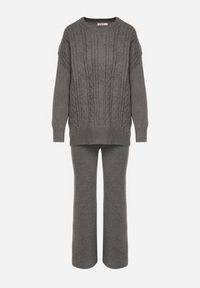 Born2be - Ciemnoszary Komplet Dzianinowy z Bawełną i Wełną Spodnie i Warkoczowy Sweter Errela. Kolor: szary. Materiał: dzianina, bawełna, wełna #5
