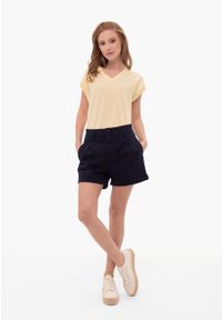 Volcano - Ciemnogranatowe szorty jeansowe E-CANDY. Okazja: na spacer. Stan: podwyższony. Kolor: niebieski. Materiał: jeans. Długość: krótkie. Sezon: lato #1