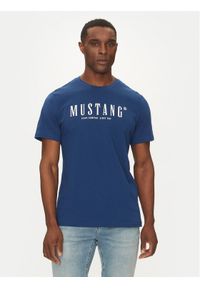 Mustang T-Shirt Austin 1016264 Niebieski Regular Fit. Kolor: niebieski. Materiał: bawełna