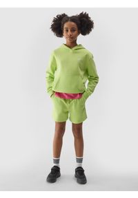 4F JUNIOR - Bluza dresowa nierozpinana z kapturem dziewczęca - limonka. Okazja: na co dzień. Typ kołnierza: kaptur. Kolor: zielony. Materiał: dresówka. Wzór: ze splotem, gładki. Styl: casual, sportowy