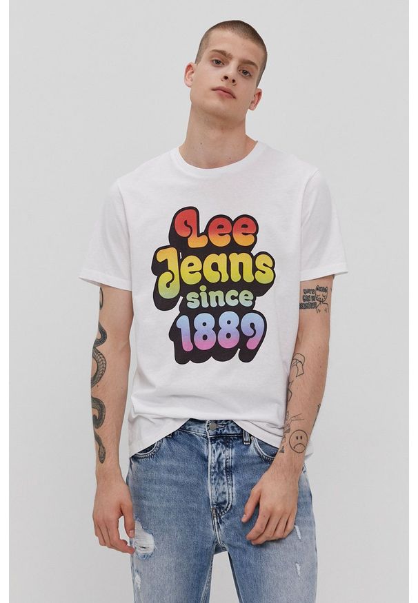 Lee - T-shirt PRIDE. Okazja: na co dzień. Kolor: biały. Wzór: nadruk. Styl: casual