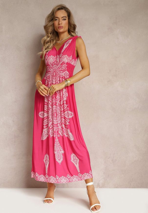 Renee - Fuksjowa Długa Sukienka z Wzorem Boho Sznurkami na Ramionach i Gumką w Pasie Hideni. Kolor: różowy. Styl: boho. Długość: maxi