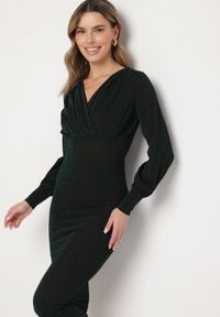 Born2be - Zielona Dopasowana Sukienka z Kopertowym Dekoltem i Bufiastymi Rękawami Ulonissa. Okazja: na imprezę. Typ kołnierza: dekolt w kształcie V. Kolor: zielony. Typ sukienki: kopertowe. Styl: klasyczny #7