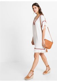 Sukienka z aplikacjami bonprix biel wełny. Kolor: biały. Materiał: wełna. Wzór: aplikacja #6