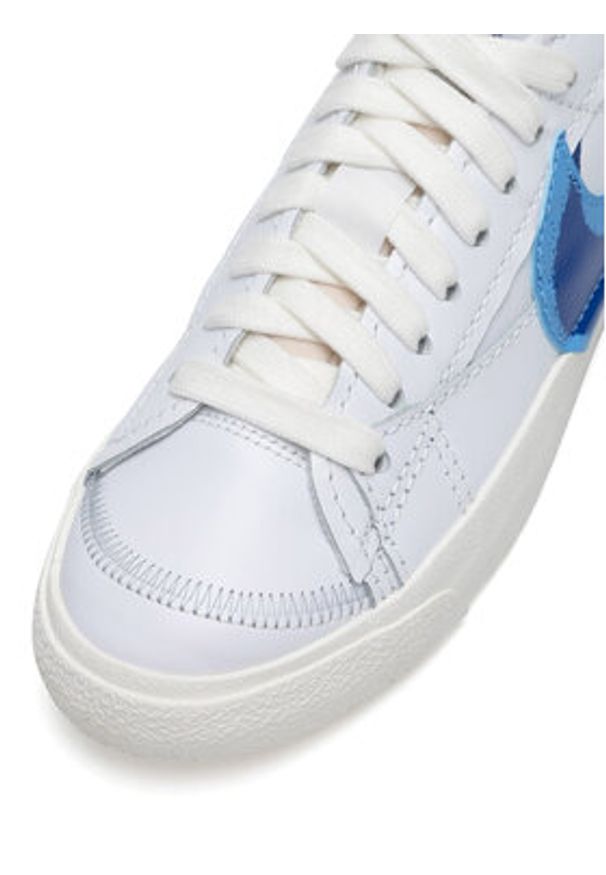 Nike Sneakersy FN3413-100-M Biały. Kolor: biały. Materiał: skóra