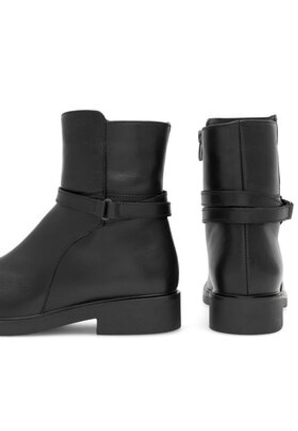 Gino Rossi Botki ANITA-25207PE Czarny. Kolor: czarny. Materiał: skóra