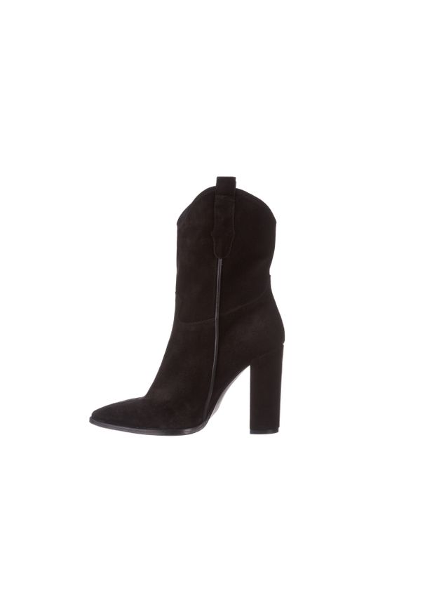 Botki Bayla-195 OZ-7337 Black Suede 195016, Czarny, Skóra naturalna. Okazja: na co dzień. Zapięcie: bez zapięcia. Kolor: czarny. Materiał: skóra. Szerokość cholewki: normalna. Obcas: na obcasie. Styl: klasyczny, casual. Wysokość obcasa: średni