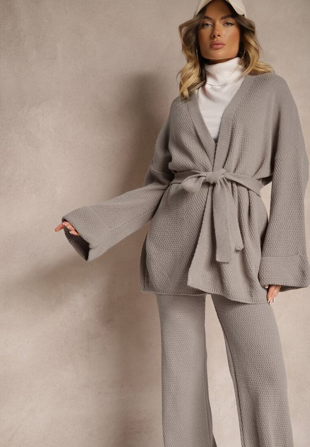 Renee - Beżowy Sweterkowy Komplet Kardigan z Wiązaniem i Szerokie Spodnie Edionisa. Kolor: szary