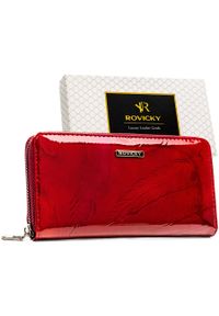 ROVICKY - Duży portfel damski na suwak czerwony lakierowany ze skóry naturalnej i ekologicznej RFID STOP Rovicky RPN-25-YM. Kolor: czerwony. Materiał: lakier #1