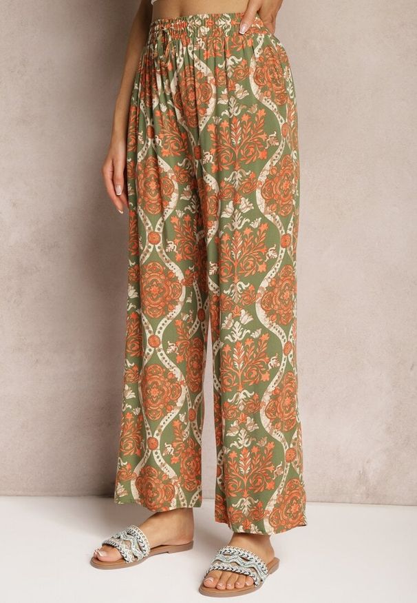 Renee - Ciemnobeżowe Wiskozowe Spodnie Boho High Waist z Szerokimi Nogawkami i Gumką w Talii Tiamarra. Okazja: na co dzień. Stan: podwyższony. Kolor: beżowy. Materiał: wiskoza. Sezon: lato. Styl: boho