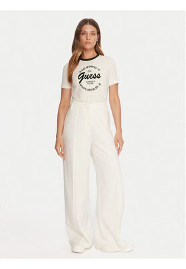 Guess T-Shirt V5BI03 J1314 Beżowy Slim Fit. Kolor: beżowy. Materiał: bawełna