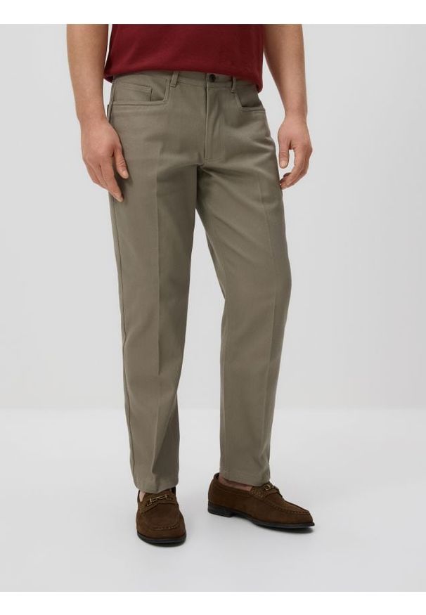 Reserved - Spodnie straight z kantem - brązowy. Kolor: brązowy. Materiał: tkanina, bawełna