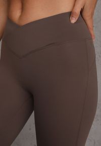 Renee - Brązowe Legginsy High Waist o Fasonie Flare Shylenne. Okazja: na co dzień. Stan: podwyższony. Kolor: brązowy. Długość: krótkie. Styl: casual #4