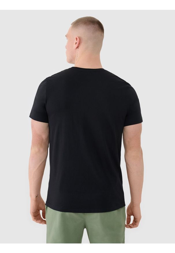 4f - 4F T-shirt regular z nadrukiem męski - czarny S. Okazja: na co dzień. Kolor: czarny. Materiał: bawełna, jersey, dzianina. Długość rękawa: krótki rękaw. Długość: krótkie. Wzór: nadruk. Styl: sportowy, klasyczny, casual